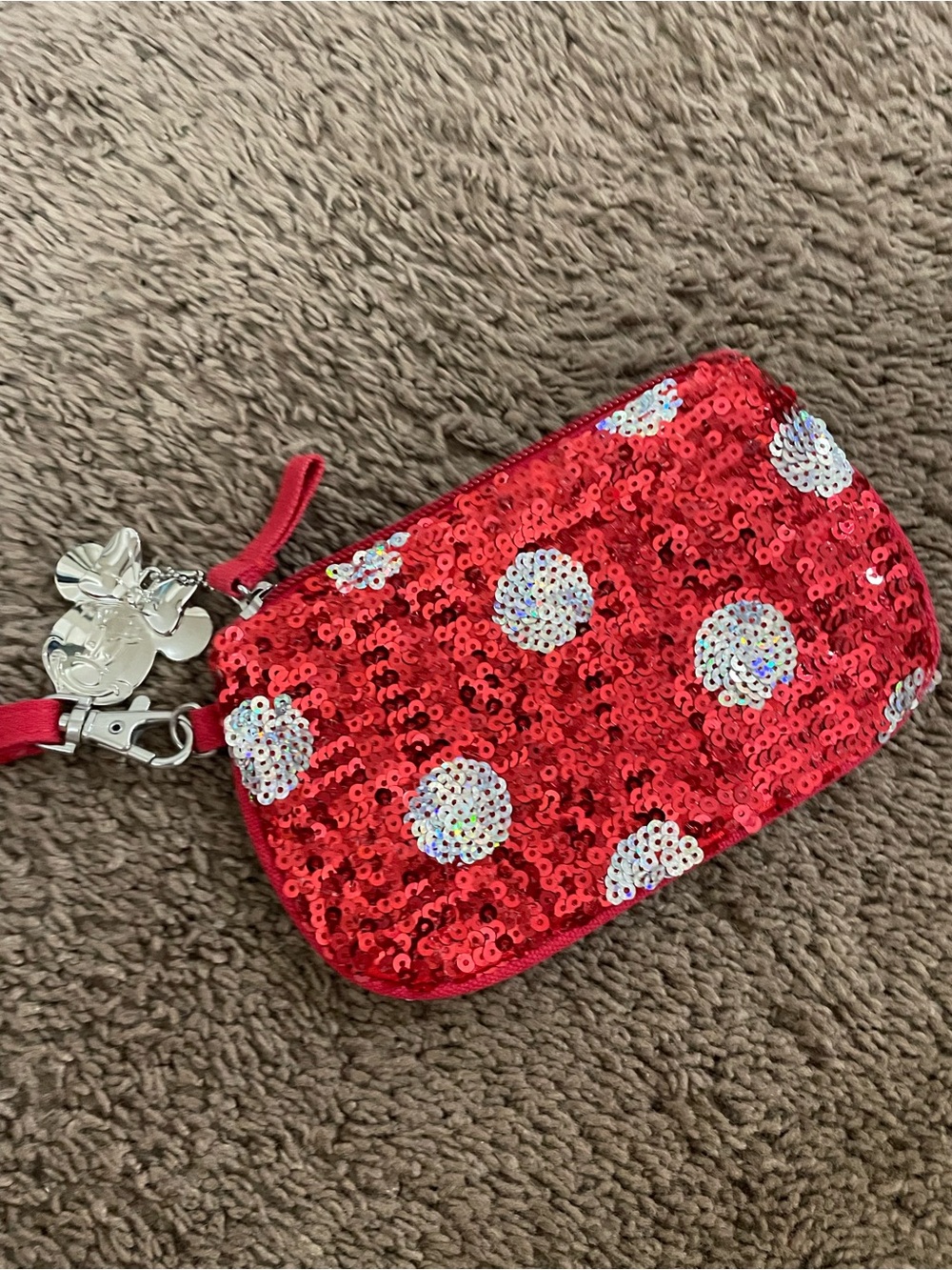 NWOT Disney World Parks Minnie Mouse Red Sequin Polka Dot Wristlet
